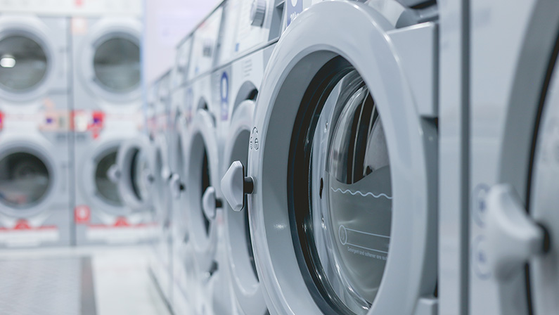 public coin vending washing machine laundry service business shop